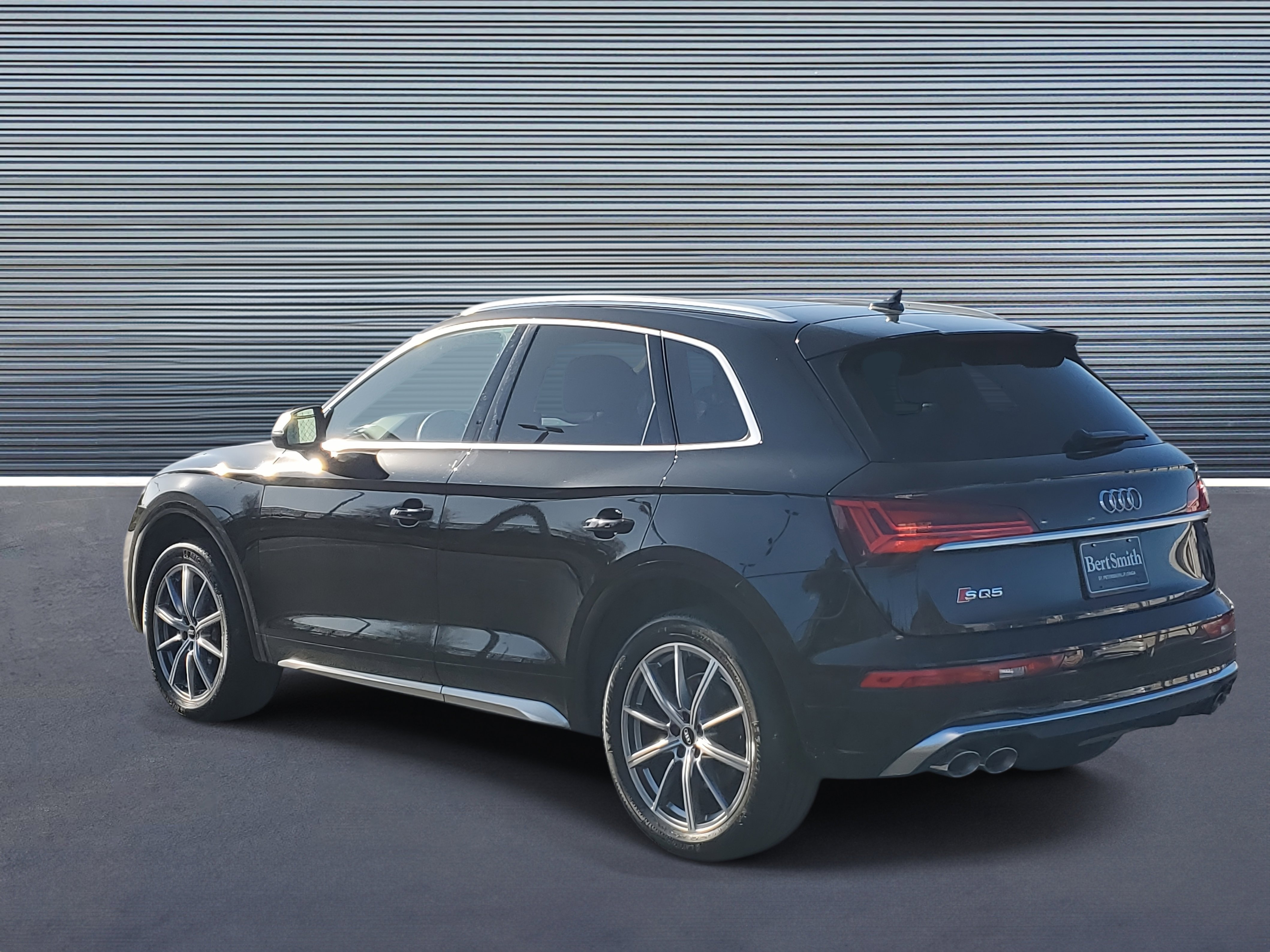 Used 2022 Audi SQ5 Premium Plus w/ Premium Plus Package image 4