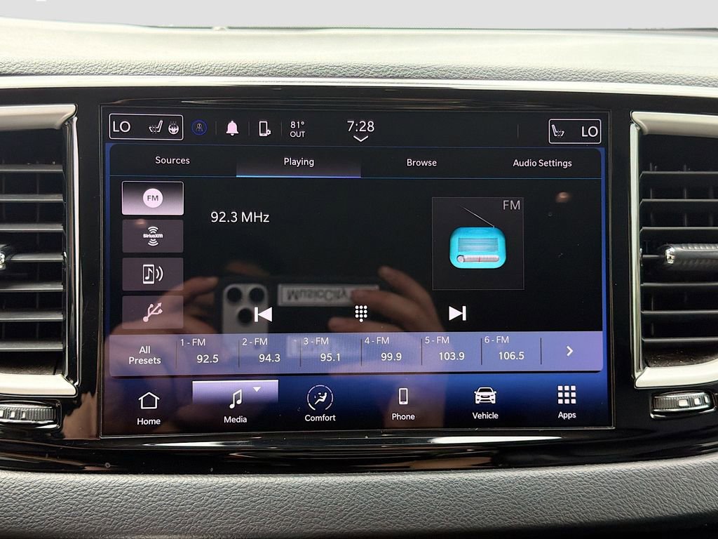 Used 2022 Chrysler Pacifica Touring-L image 29