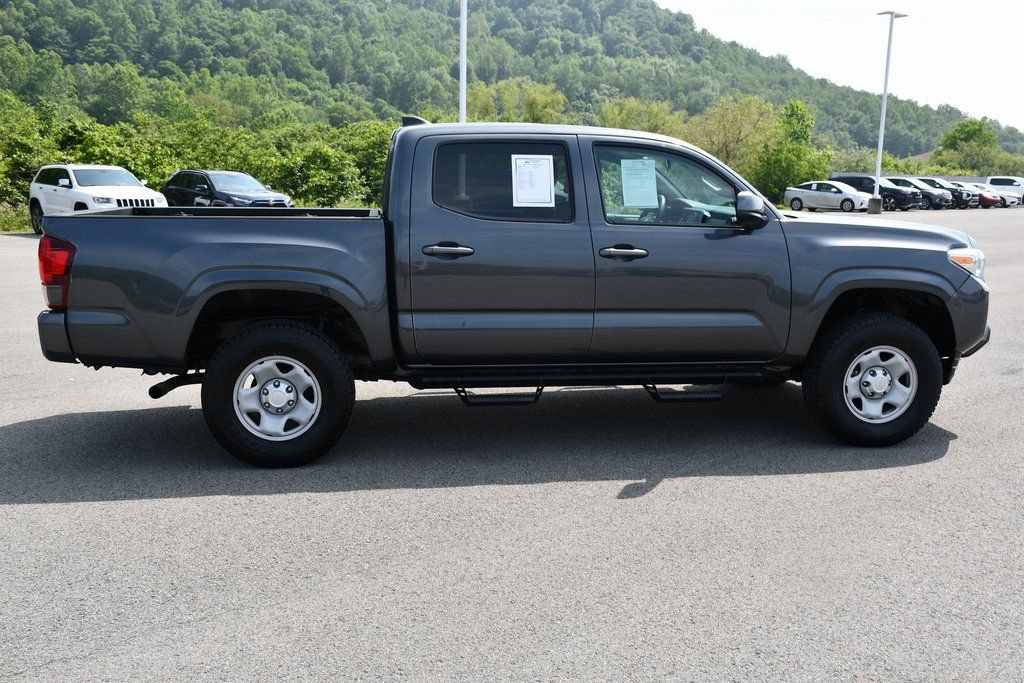 Used 2022 Toyota Tacoma SR image 9
