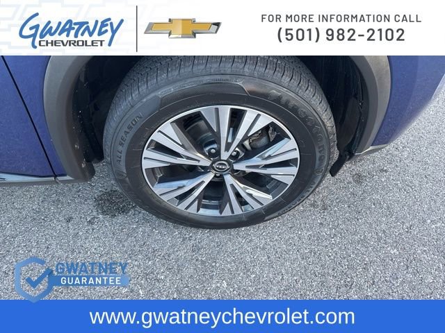 Used 2023 Nissan Rogue SV image 12