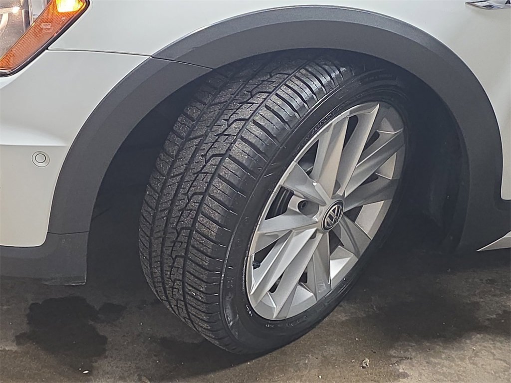 Used 2017 Volkswagen Golf Alltrack SE image 31