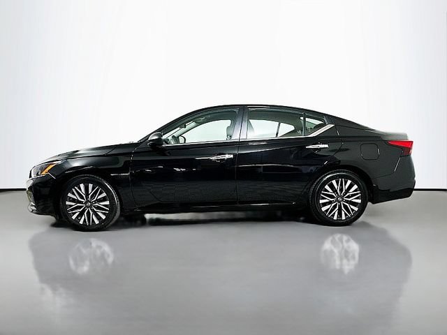 Used 2024 Nissan Altima 2.5 SV FWD image 4
