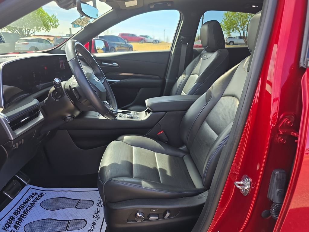 Used 2024 Cadillac XT4 Sport image 9