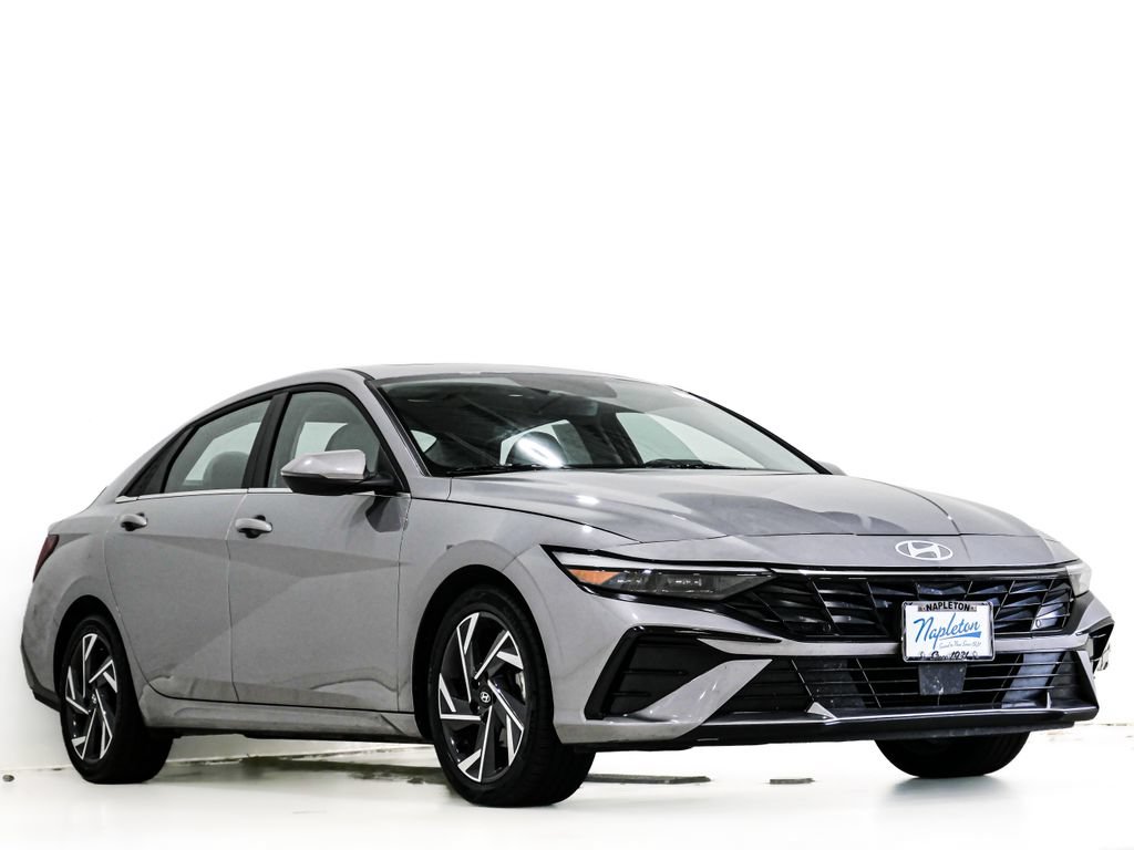 Used 2025 Hyundai Elantra Limited FWD image 1