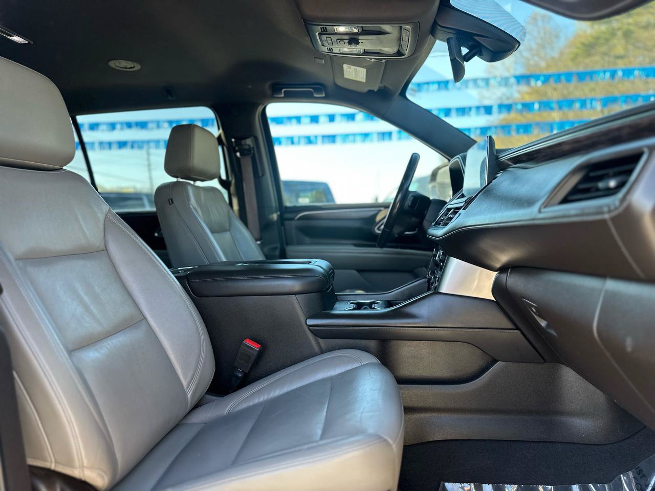 Used 2021 Chevrolet Suburban LT RWD image 19