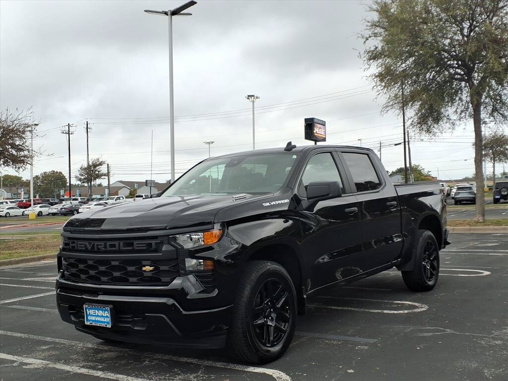 Used 2025 Chevrolet Silverado 1500 Custom RWD image 11