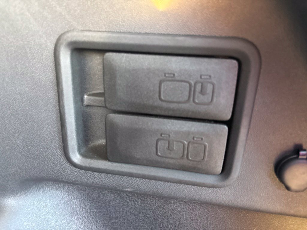 Used 2024 Chevrolet Equinox LT FWD image 31