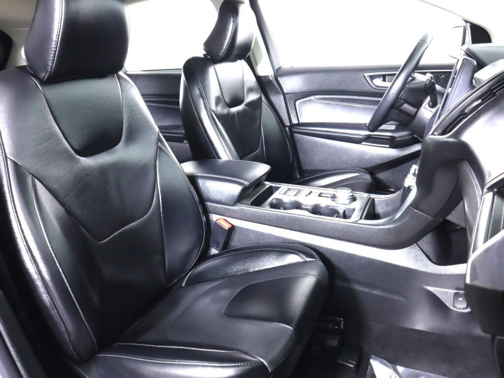 Used 2022 Ford Edge Titanium image 37