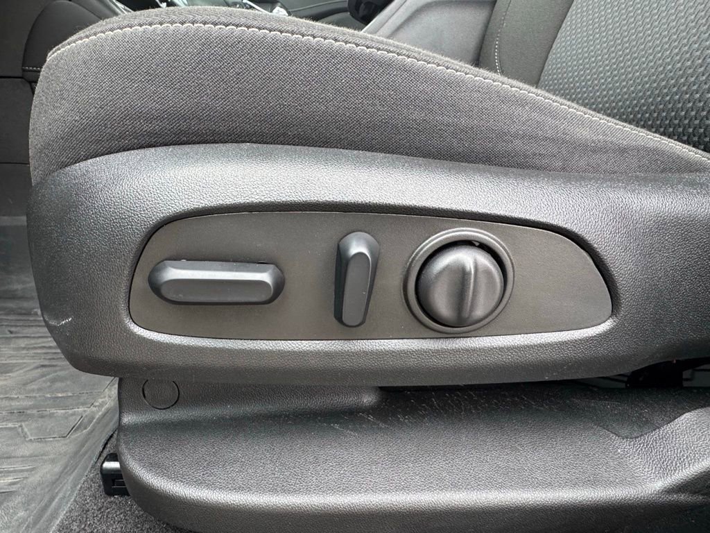 Used 2023 GMC Acadia SLE w/ Driver Convenience Package image 21