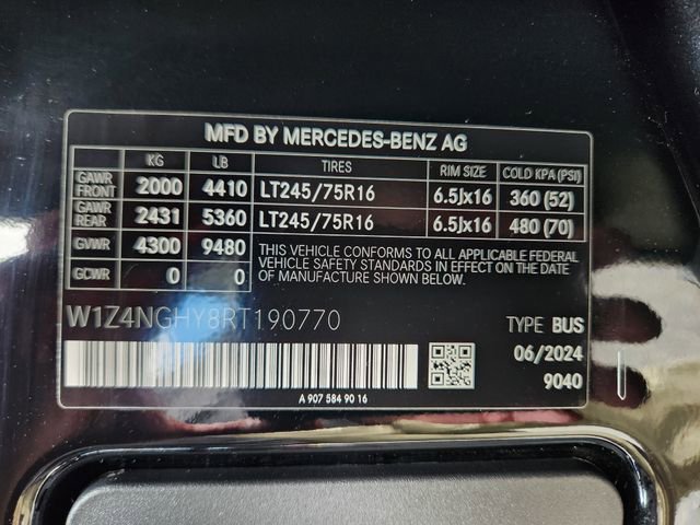 Used 2024 Mercedes-Benz Sprinter 2500 image 30