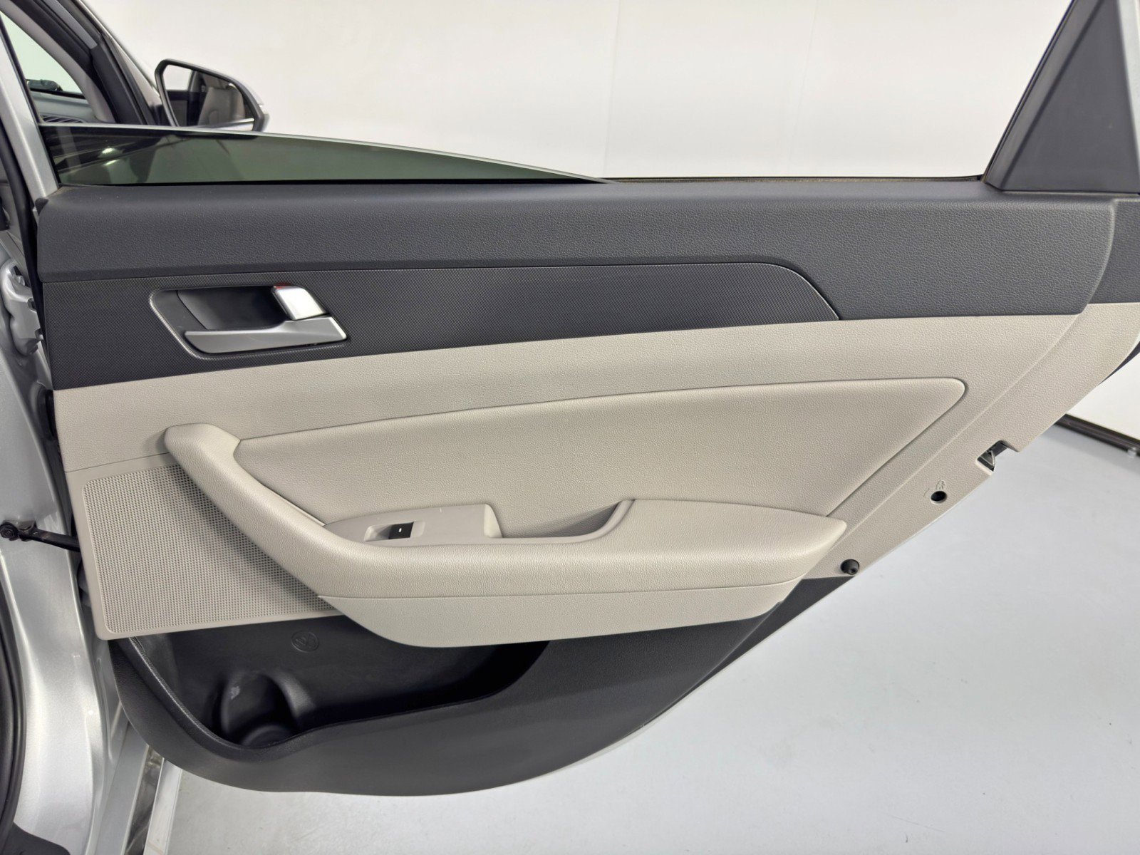 Used 2017 Hyundai Sonata Sport w/ Cargo Package image 38