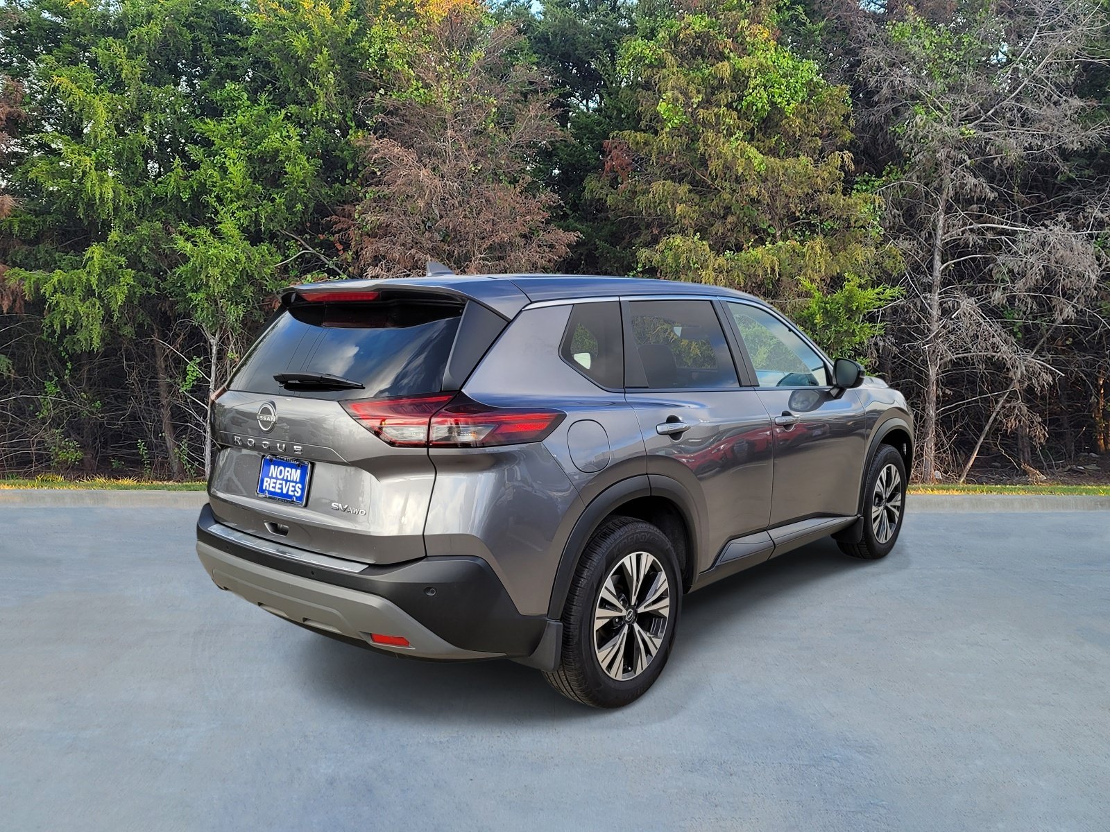 Used 2023 Nissan Rogue SV AWD/4WD image 17