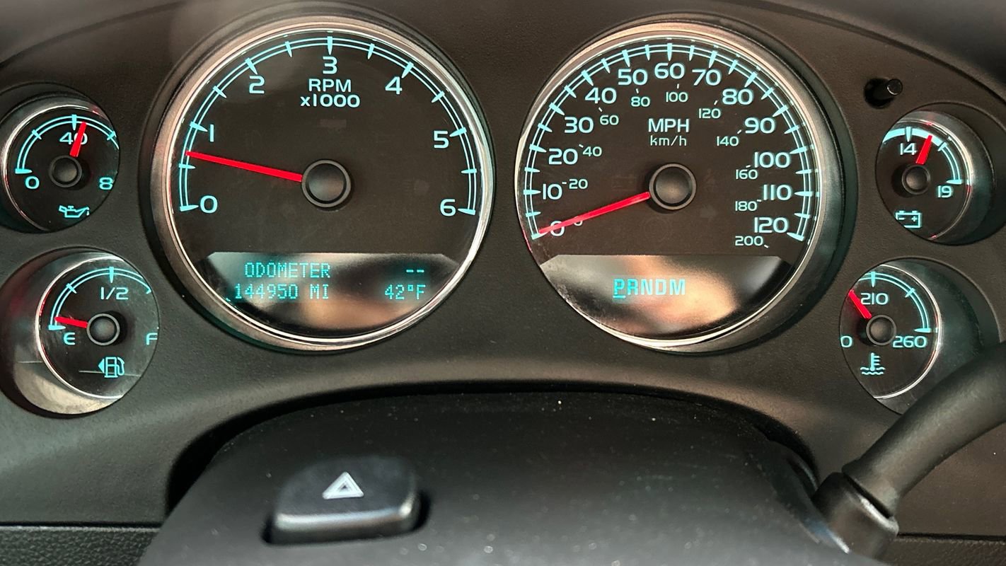 Used 2013 Chevrolet Suburban LT image 21