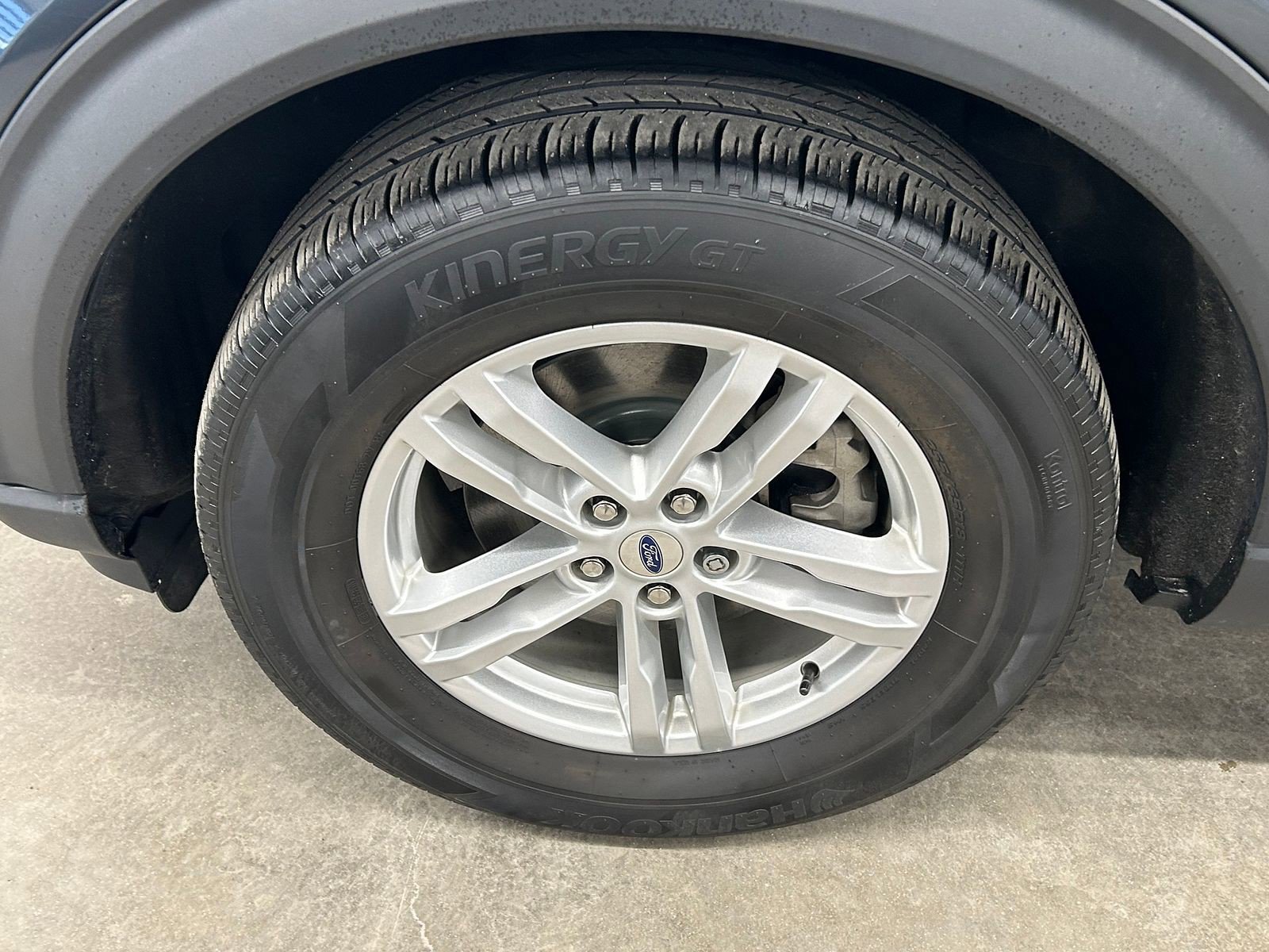 Used 2022 Ford Explorer XLT w/ Equipment Group 202A image 9