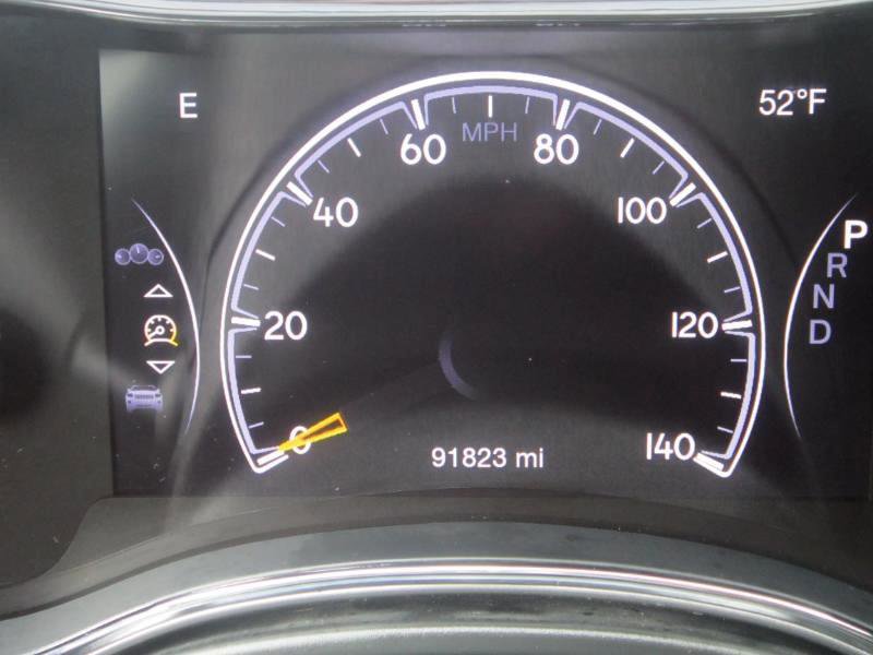 Used 2020 Jeep Grand Cherokee Altitude image 11