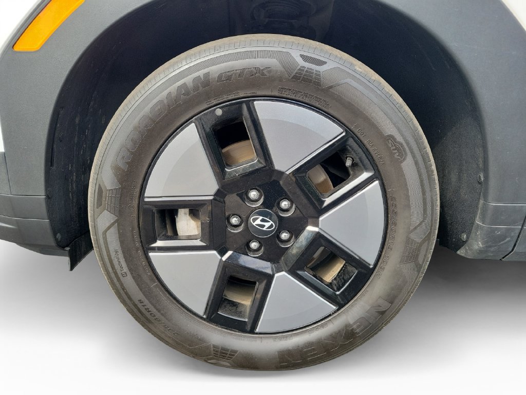Used 2025 Hyundai Santa Fe SEL FWD image 29