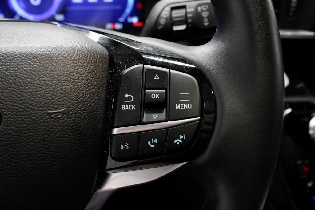 Used 2023 Ford Explorer Platinum w/ Technology Package AWD/4WD image 32