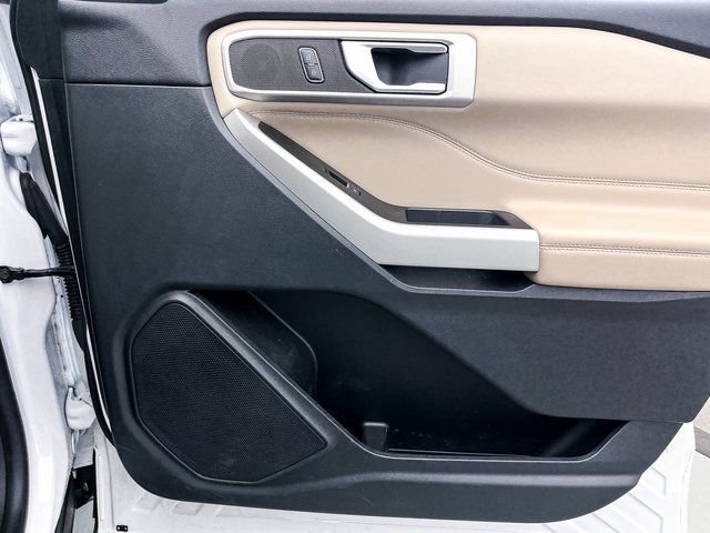Used 2021 Ford Explorer XLT image 34