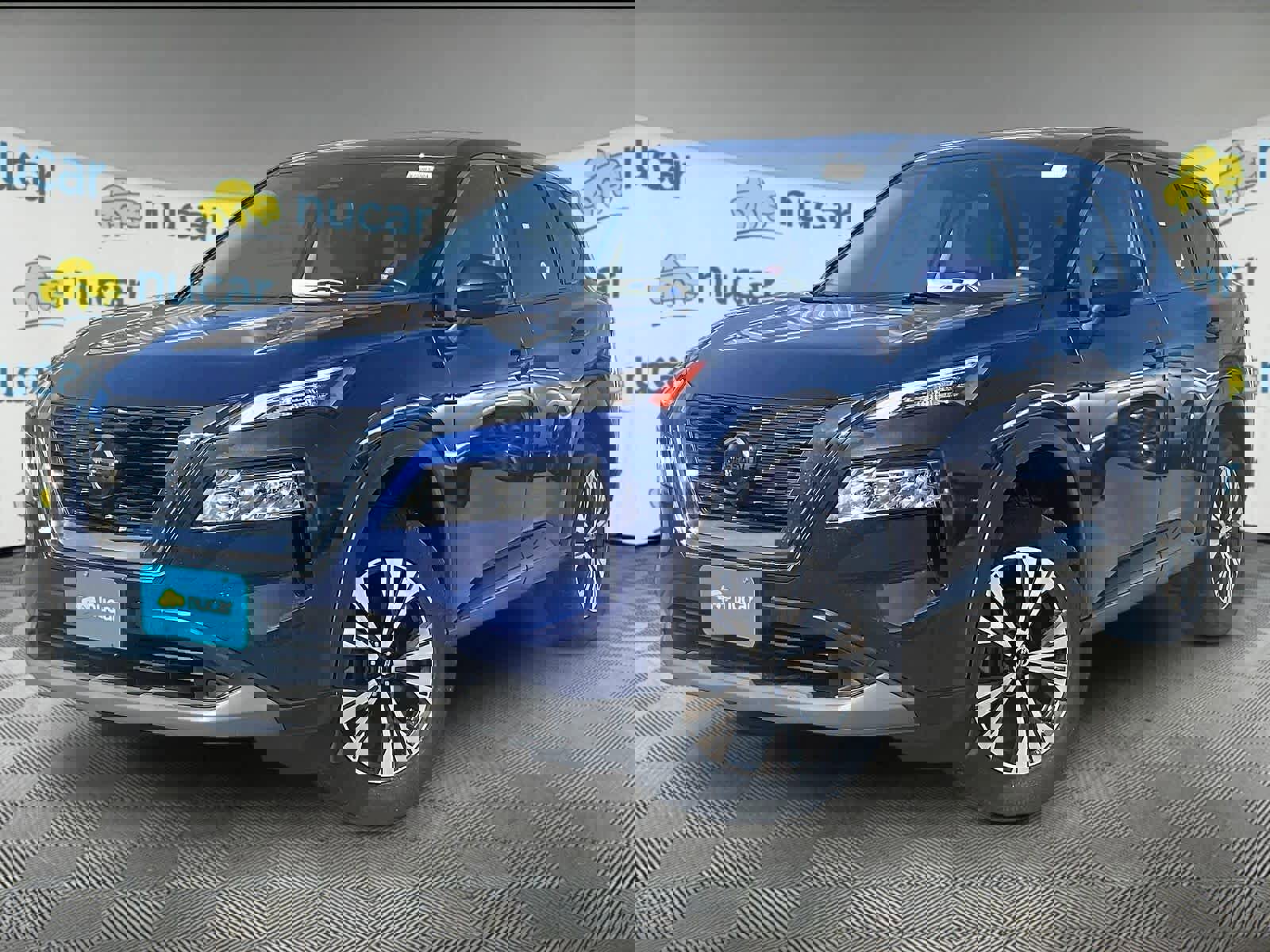 Used 2021 Nissan Rogue SV image 3