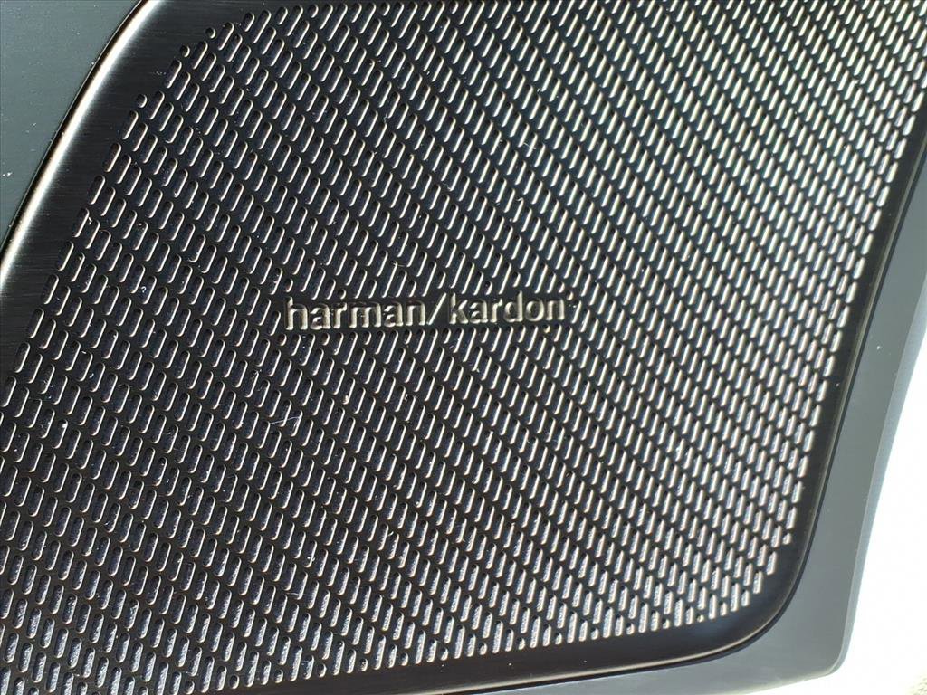 Used 2024 Volvo XC60 B5 Plus w/ Protection Package Premier image 16