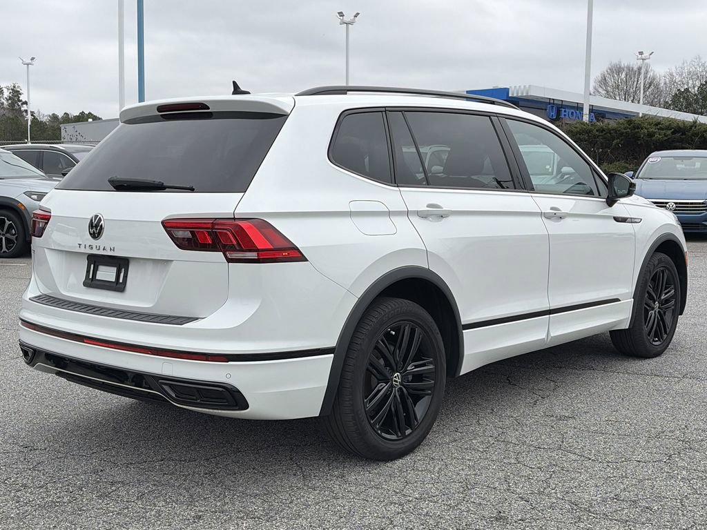 Certified 2022 Volkswagen Tiguan SE R-Line image 28