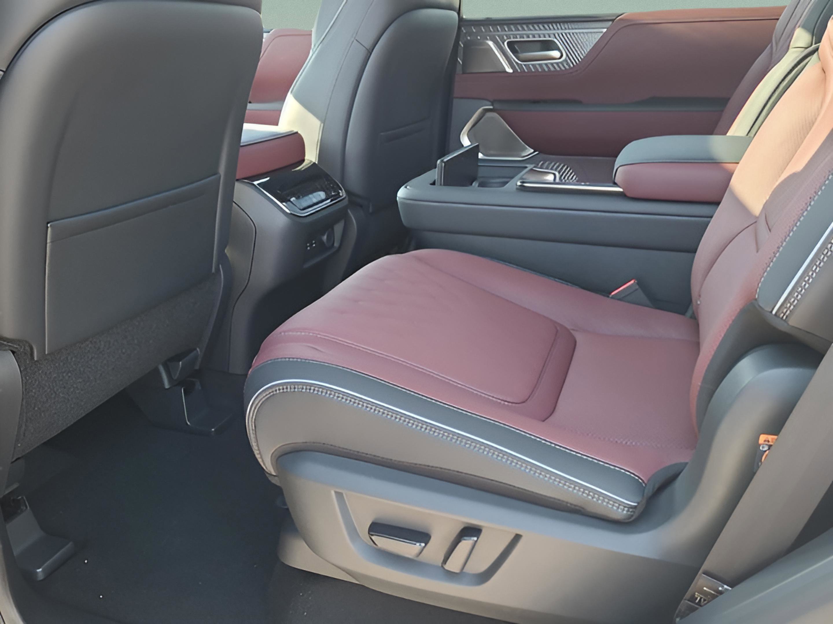 New 2026 INFINITI QX80 Autograph w/ Premium Cargo Package image 5