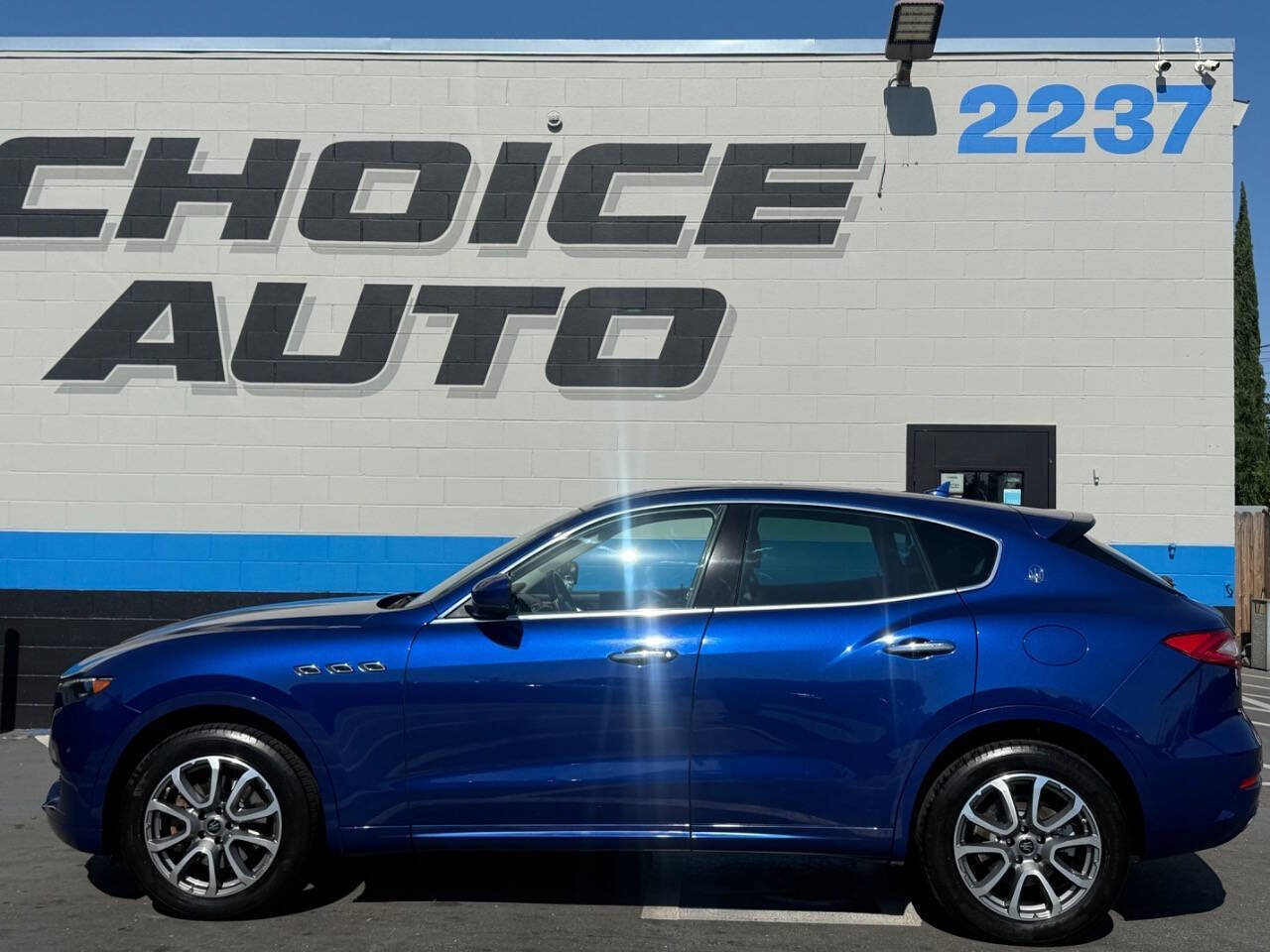 Used 2019 Maserati Levante AWD/4WD image 28