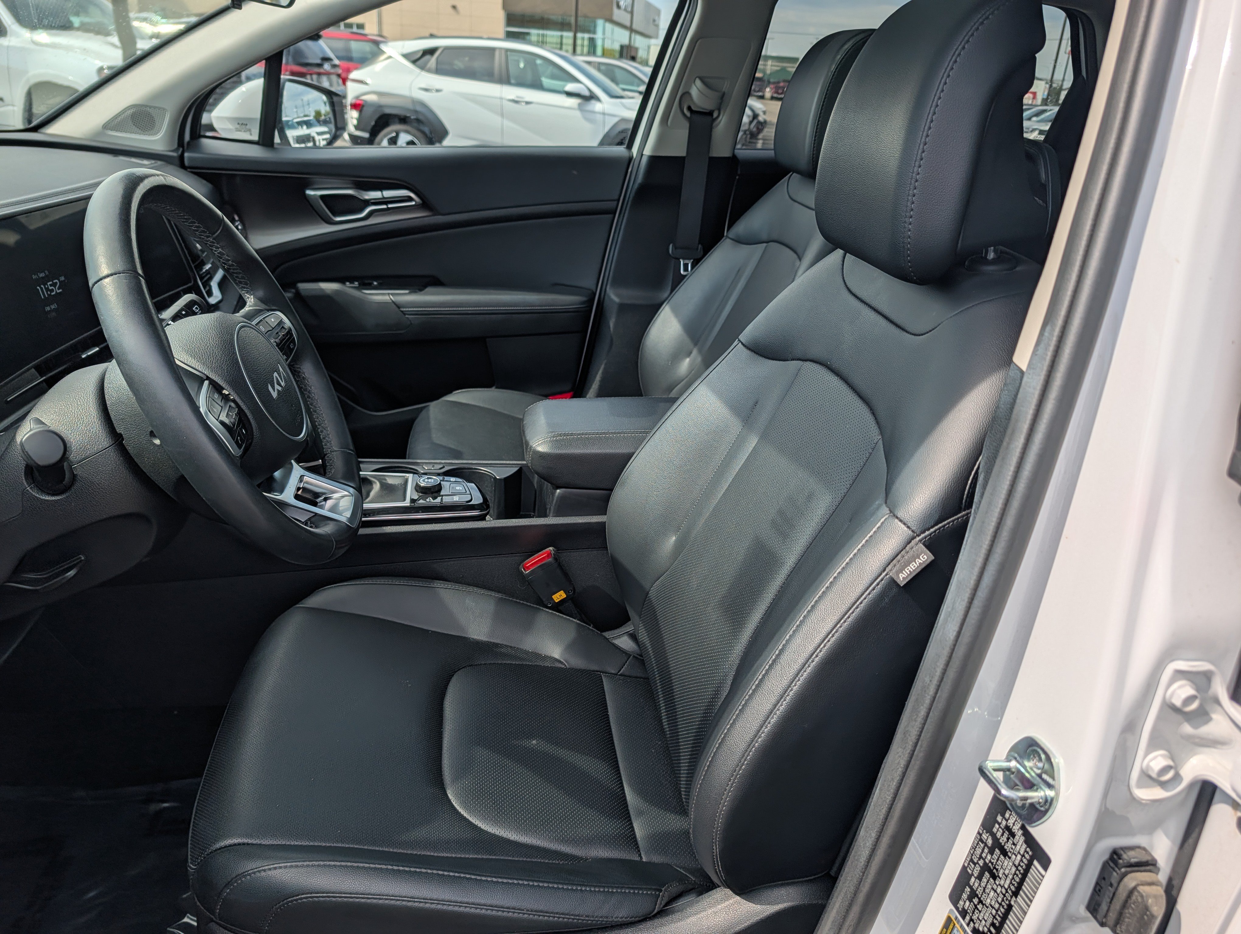 Used 2025 Kia Sportage EX w/ Premium Package AWD/4WD image 10
