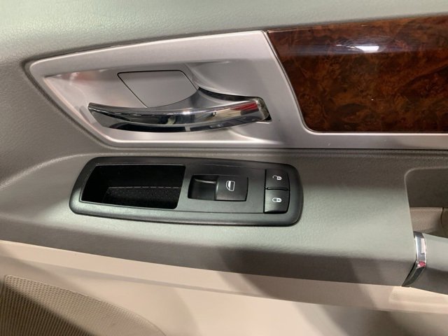 Used 2010 Chrysler Town & Country Touring w/ Heated Seat Group image 23