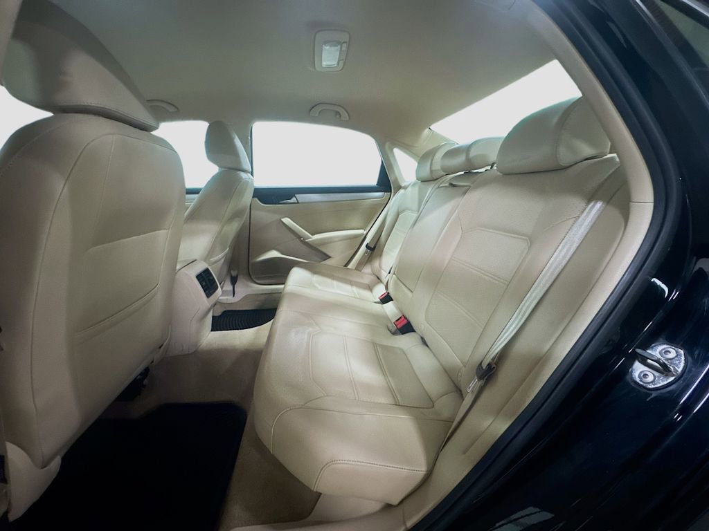 Used 2013 Volkswagen Passat 2.5 SE image 27