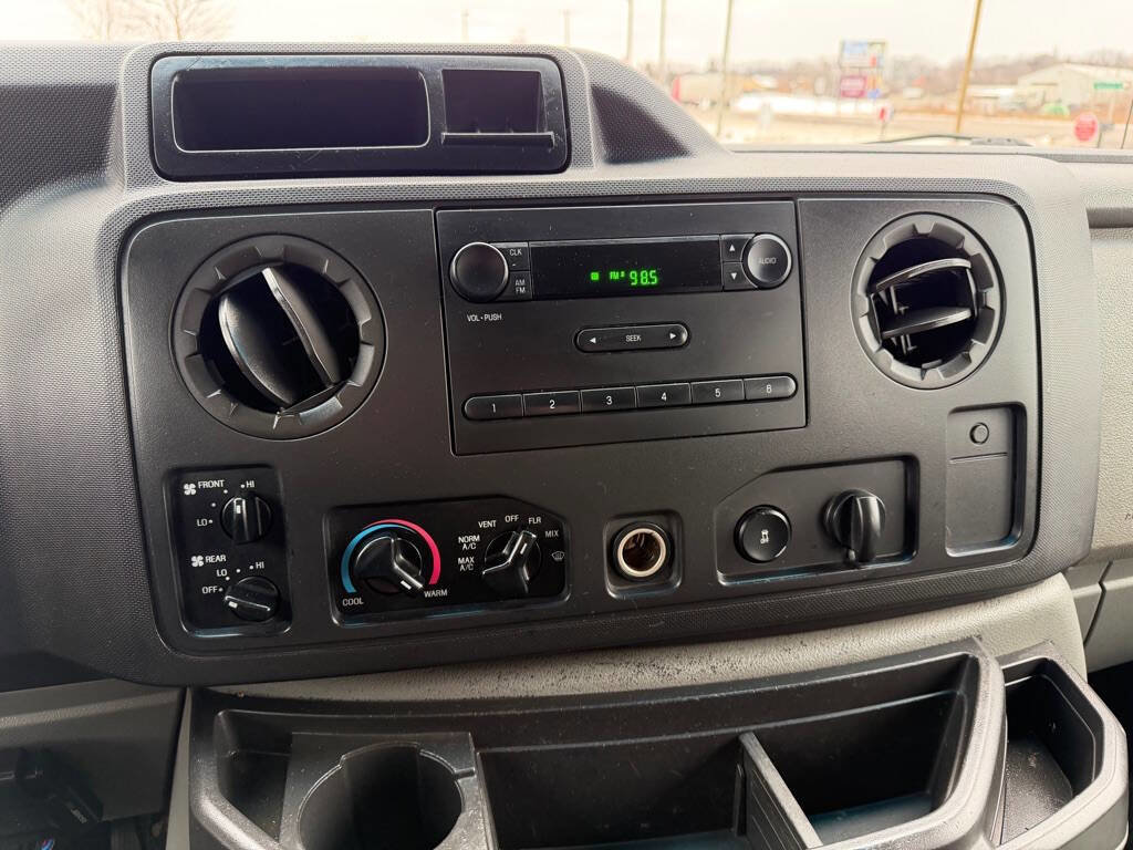 Used 2009 Ford E-350 and Econoline 350 Extended Wagon Super Duty image 17