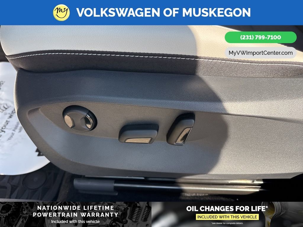 New 2025 Volkswagen Taos SE image 11