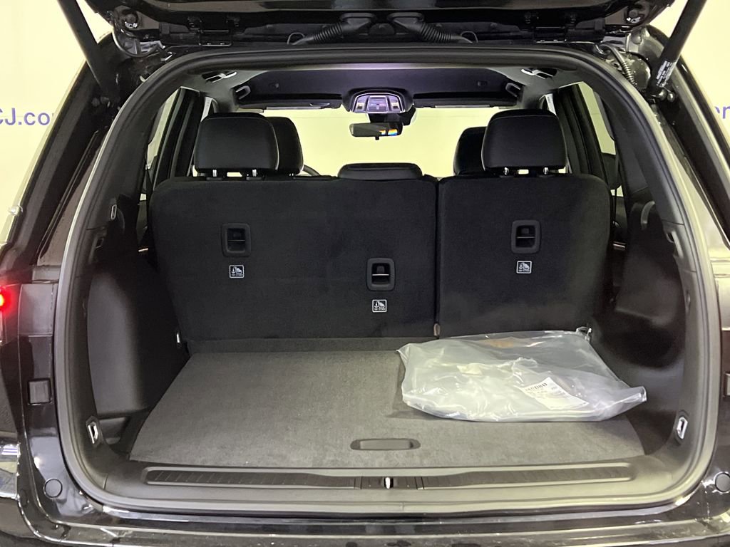 New 2025 Jeep Grand Cherokee Limited image 8