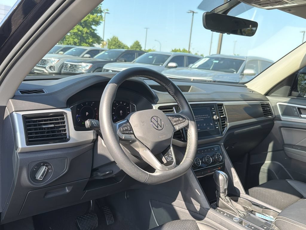 Used 2023 Volkswagen Atlas SE w/ Panoramic Sunroof Package FWD image 10