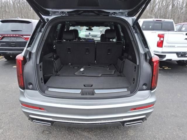 Used 2025 Cadillac XT6 Luxury FWD image 7