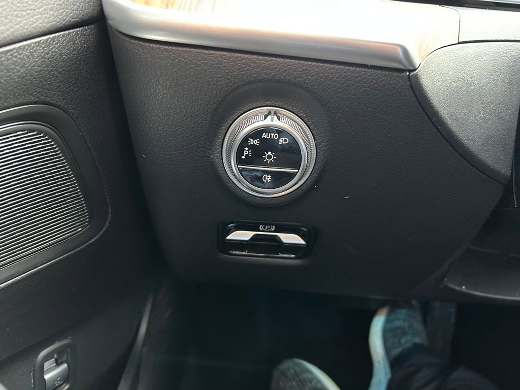 Used 2024 Mercedes-Benz C 300 4MATIC Sedan image 19