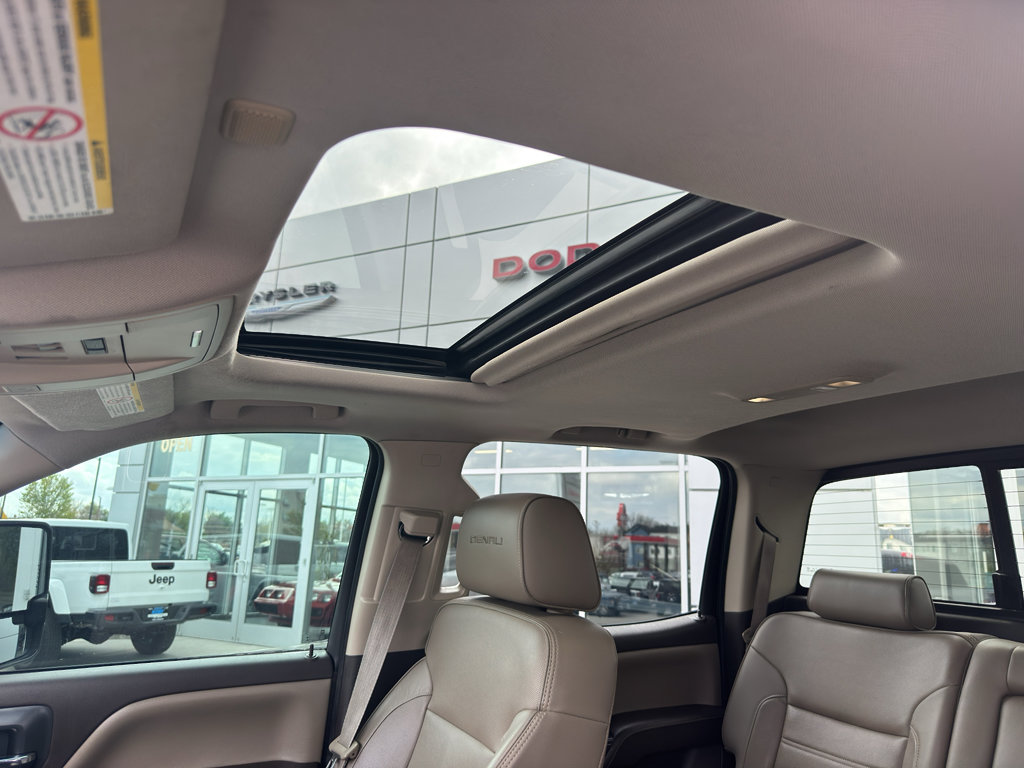 Used 2015 GMC Sierra 2500 Denali w/ Duramax Plus Package AWD/4WD image 32