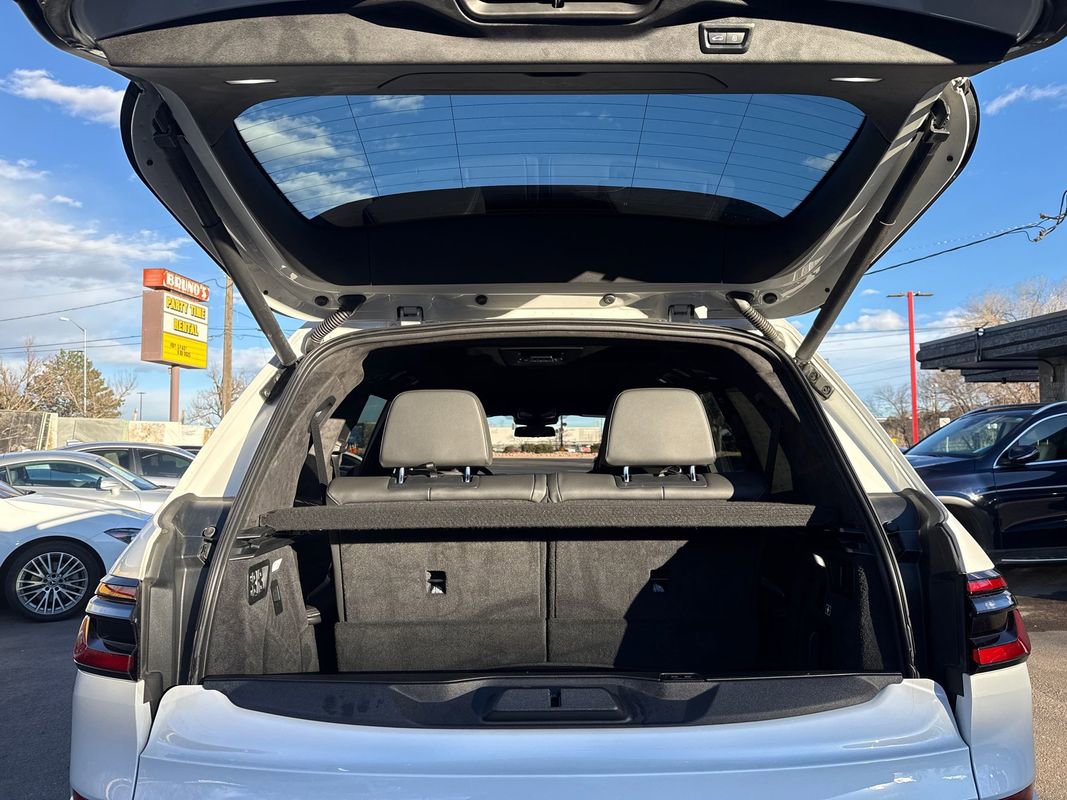 Used 2024 BMW X7 M60i w/ Executive Package image 20