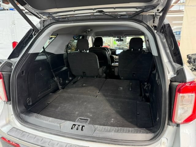 Used 2020 Ford Explorer XLT w/ Comfort Package AWD/4WD image 4