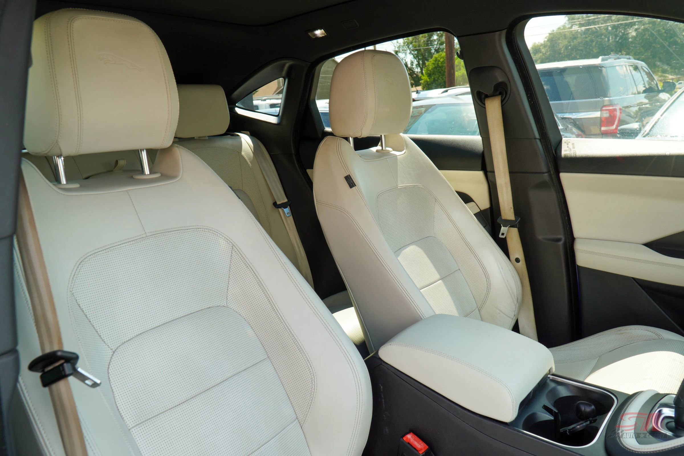 Used 2018 Jaguar E-PACE R-Dynamic HSE image 18