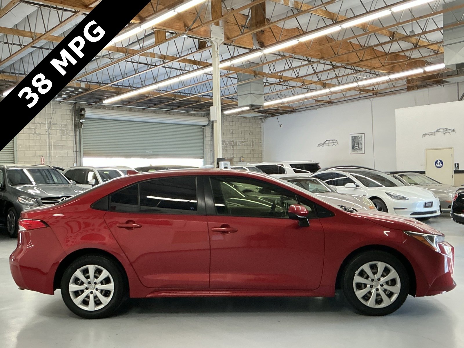 Used 2021 Toyota Corolla LE w/ Carpet Mat Package (TMS) image 4