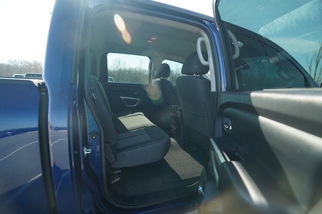 Used 2021 Nissan Titan SV w/ SV Convenience Package image 20