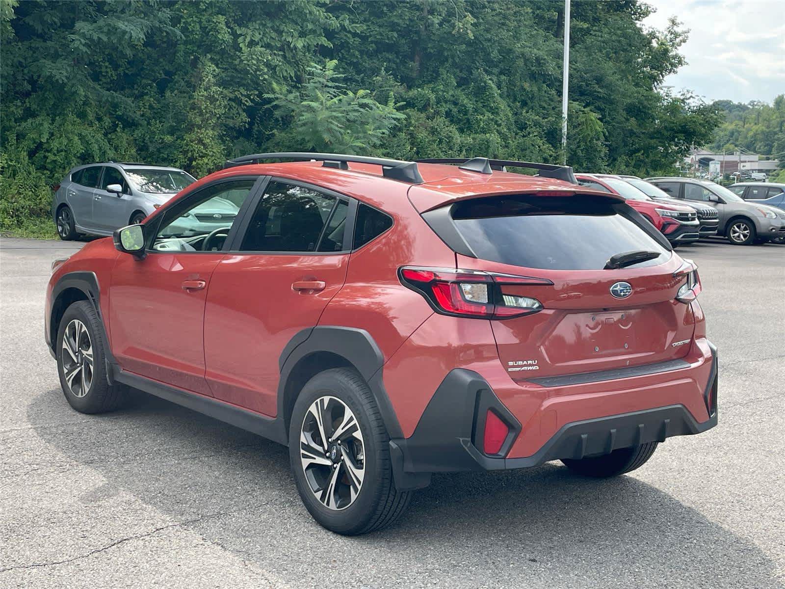 Used 2025 Subaru Crosstrek 2.5i Premium AWD/4WD image 3