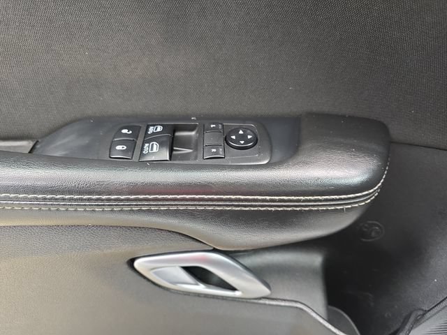 Used 2019 Dodge Challenger SXT RWD image 27