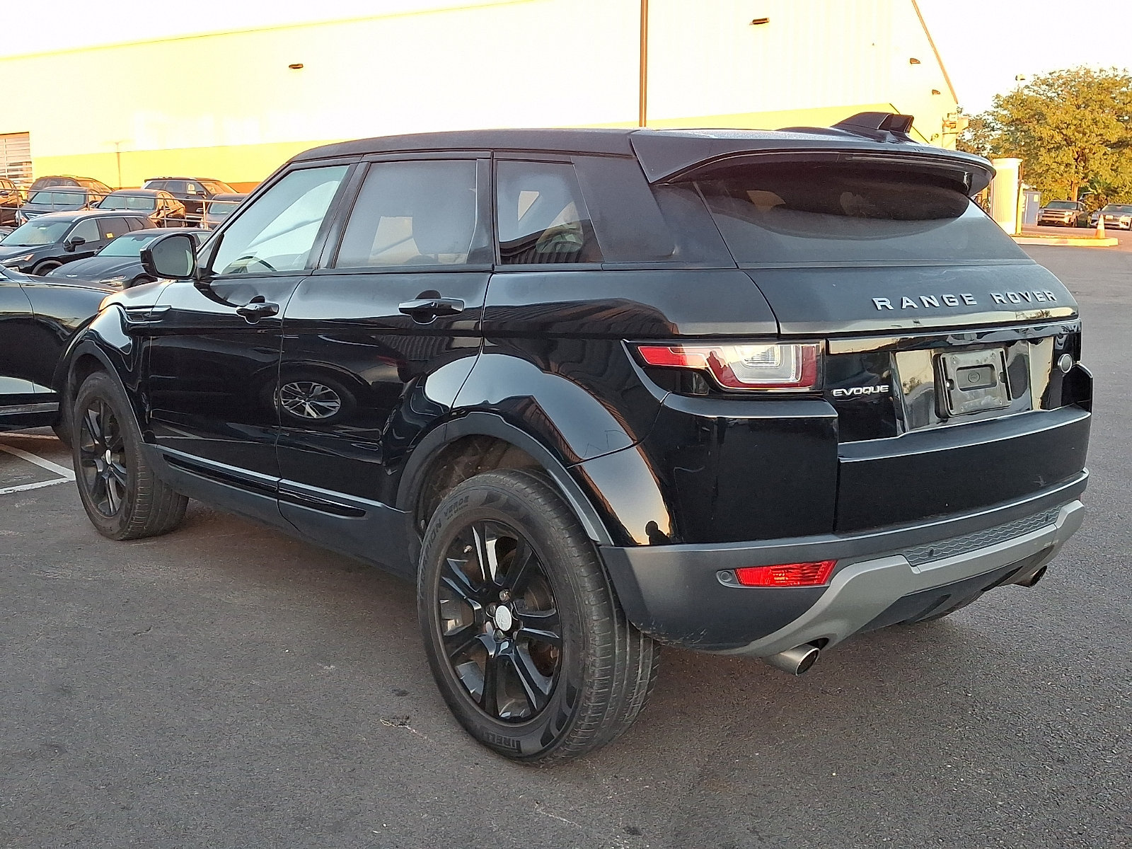 Used 2018 Land Rover Range Rover Evoque SE Premium AWD/4WD image 2