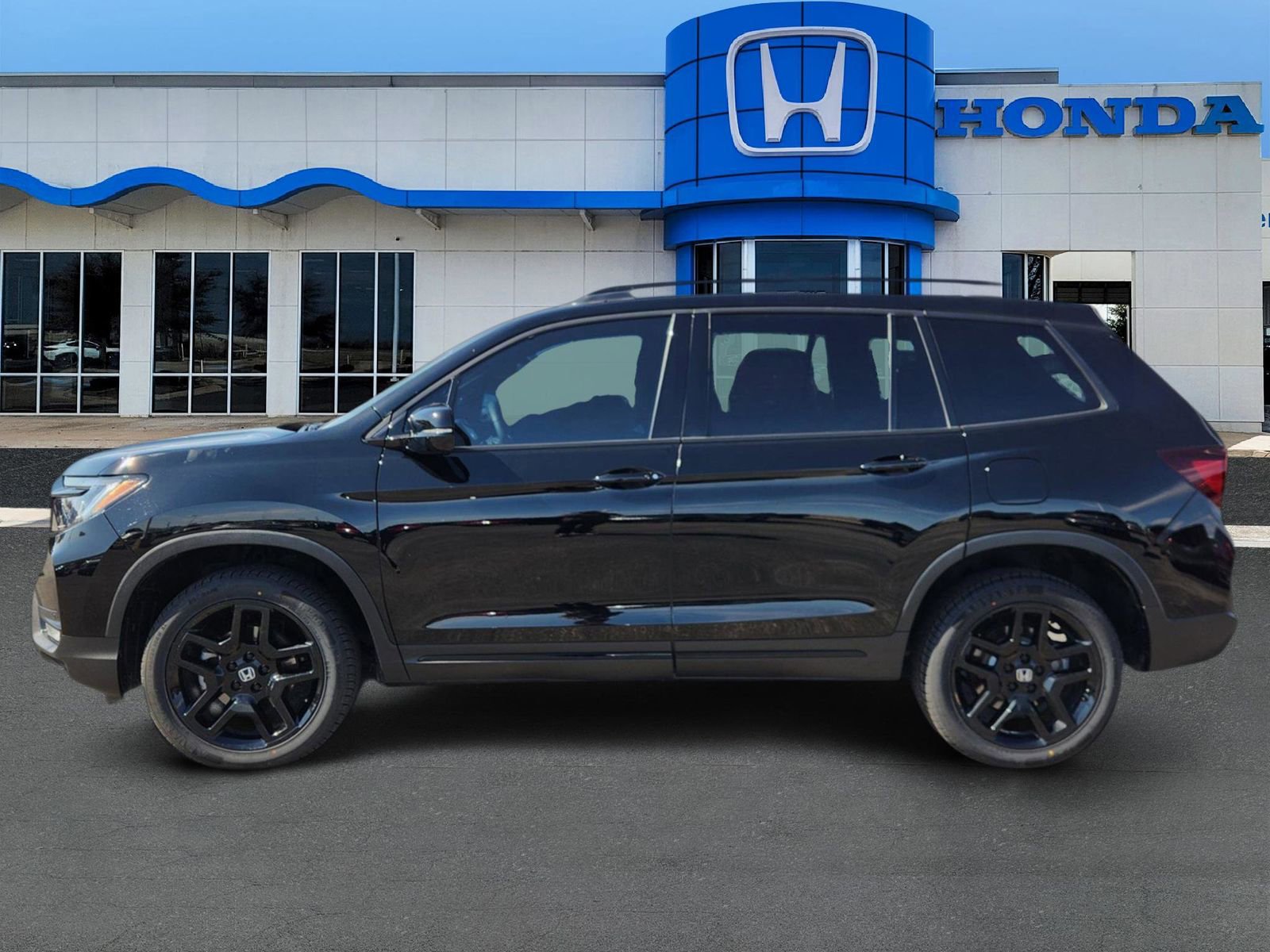 Used 2024 Honda Passport Black Edition image 3