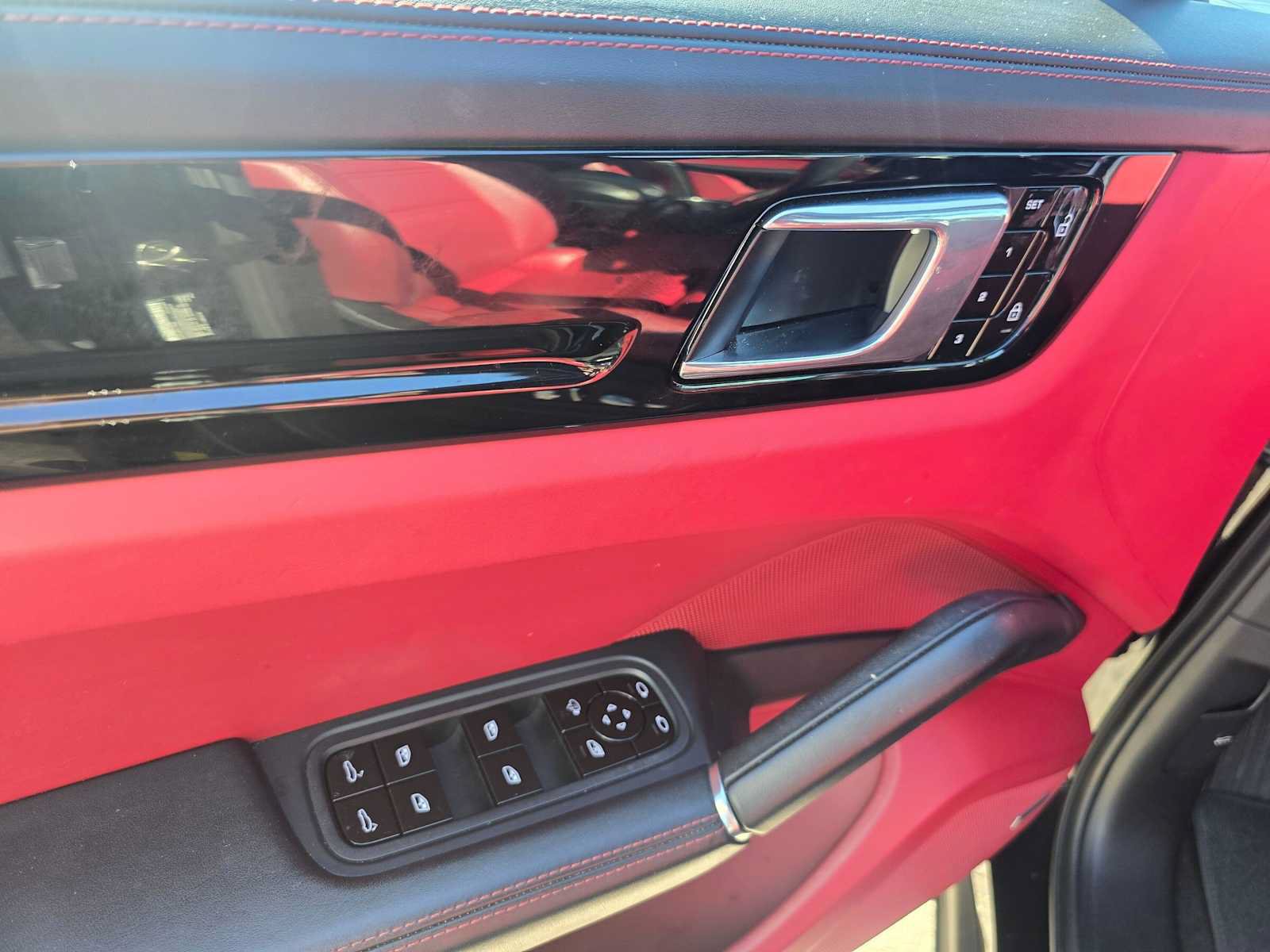 Used 2019 Porsche Cayenne AWD/4WD image 22