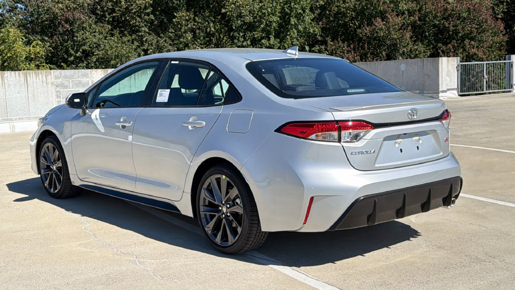 New 2027 Toyota Corolla SE w/ SE Package FWD image 3