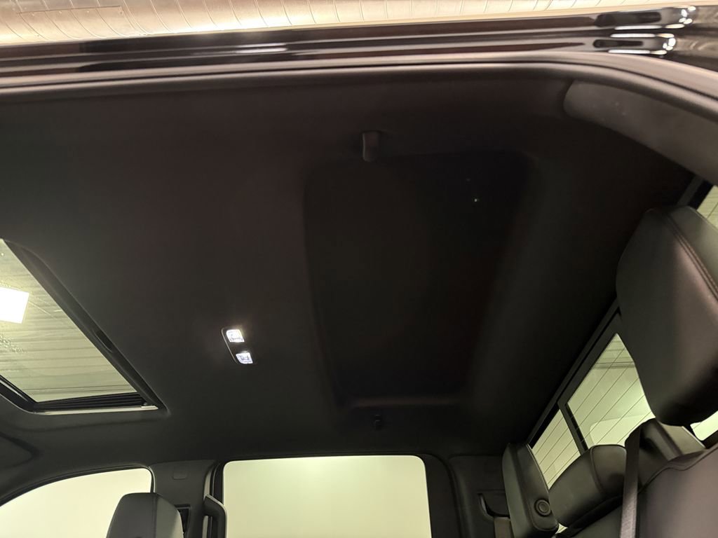 Used 2024 GMC Sierra 1500 AT4 w/ Technology Package image 10