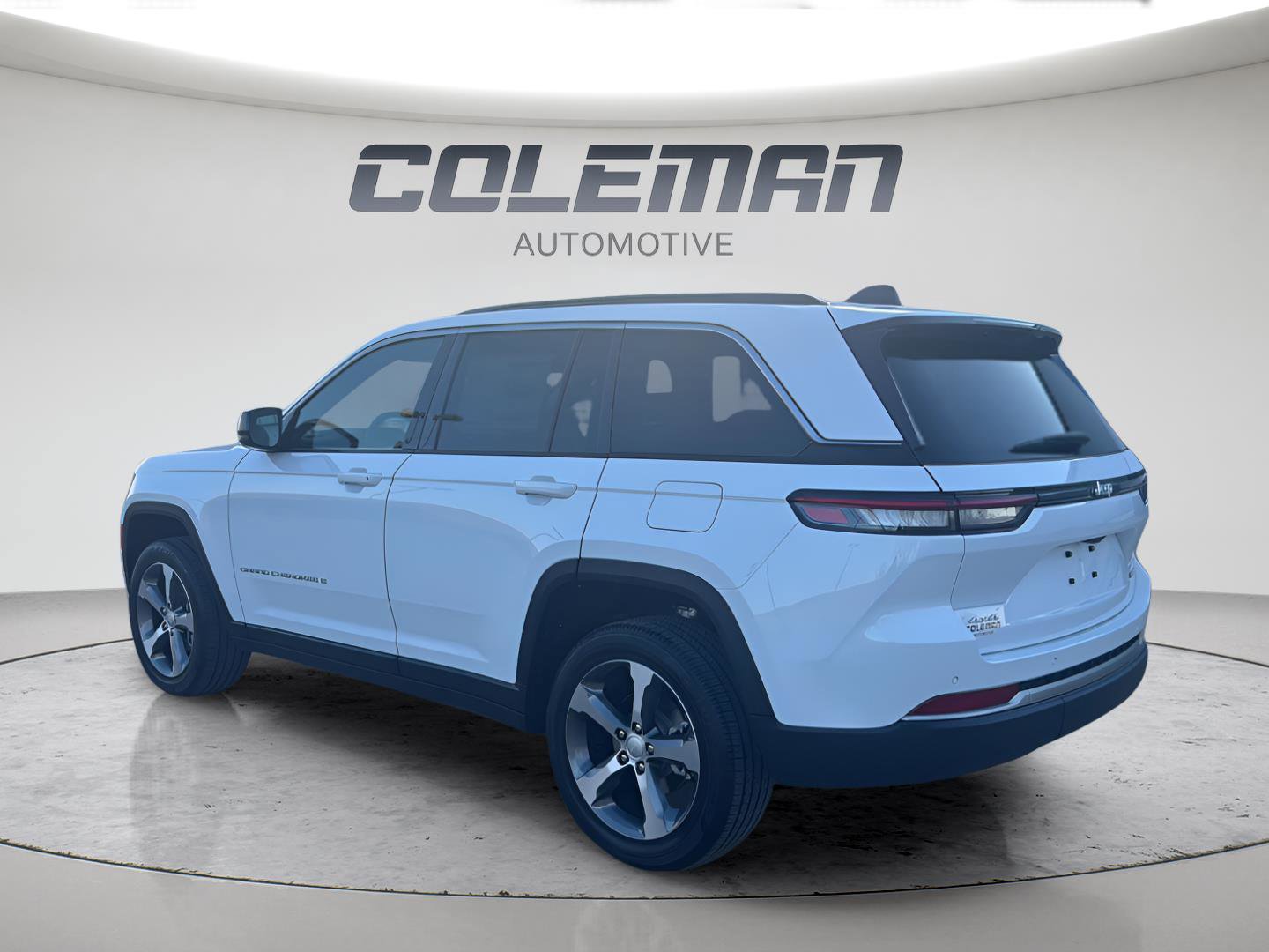 New 2026 Jeep Grand Cherokee Limited w/ Trailer Tow Package image 3